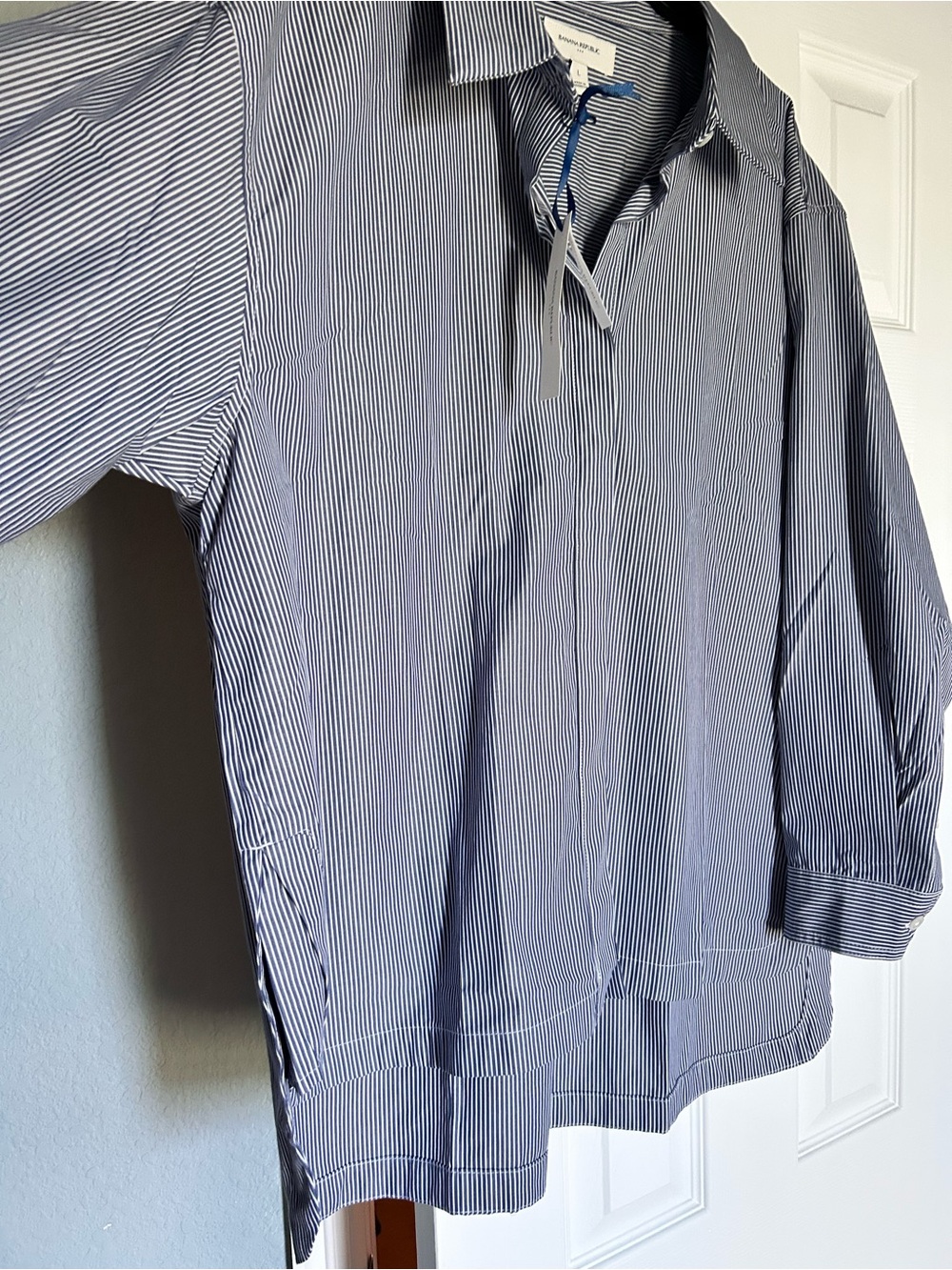 Banana Republic Men’s Navy and White Pinstripe Button-Down Shirt